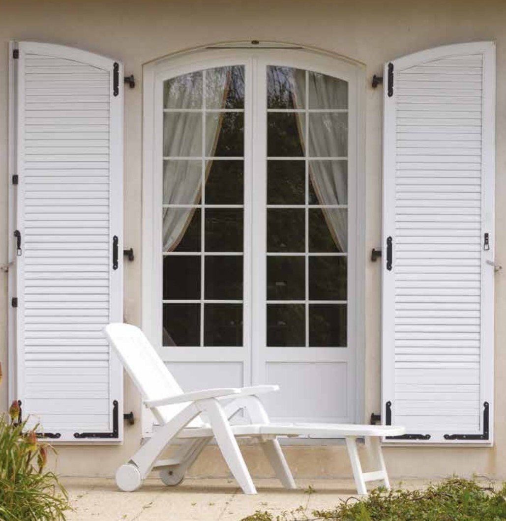 Appui de fenêtre extérieur avec rejingot et larmier - MonArtisanDirect